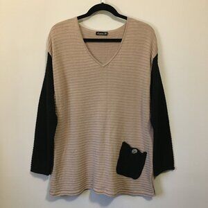 Lulu-B Beige and Black Cotton Ribbed Knit Sweater With Pocket